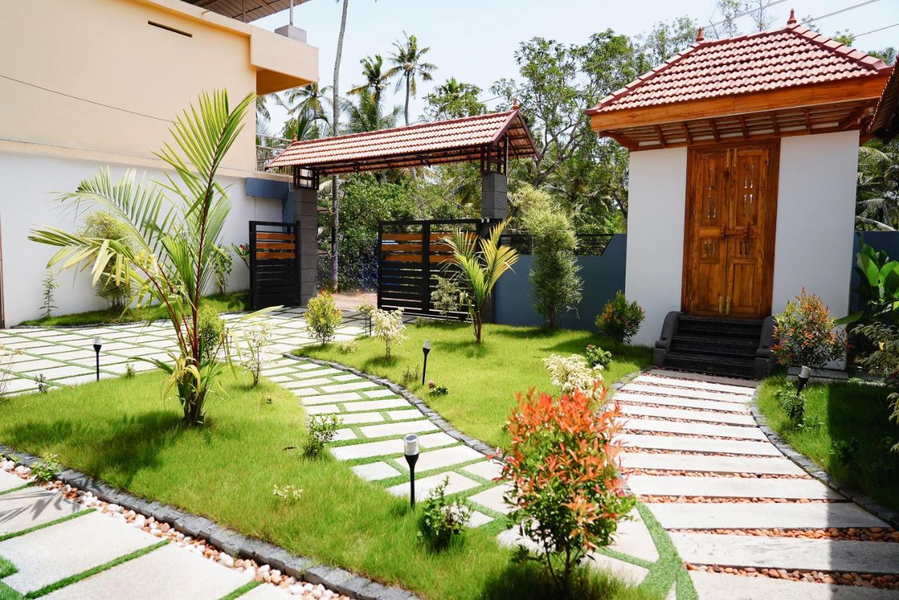Kalloos Island Backwater Resort Kollam Buitenkant foto