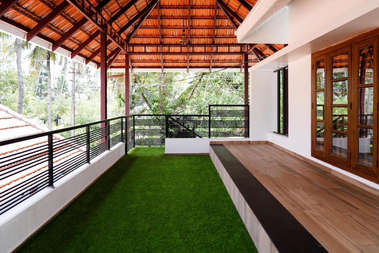 Kalloos Island Backwater Resort Kollam Buitenkant foto